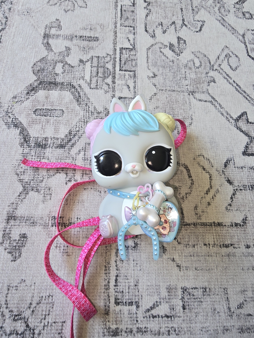 L.O.L. Surprise! Plush Pet Crossbody Bag in Gray, Blue, Pink, Yellow - Picture 2 of 8